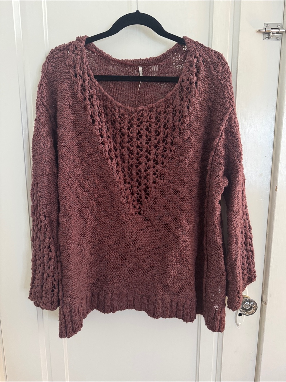 Free People Chunky Open-Knit V-Neck Sweater in Mauve Rose